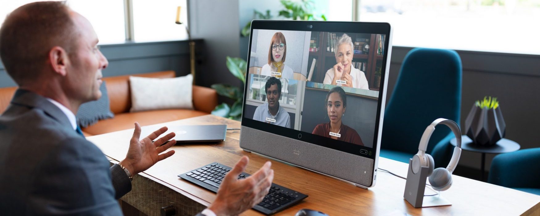 Cisco Webex Desk Pro – Quad Layout – Headset 700
